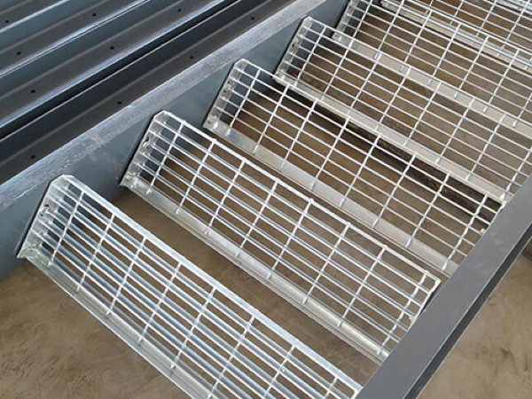 金華鋼梯踏步板