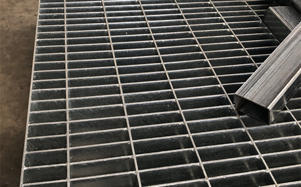 熱鍍鋅鋼格板高空防墜物？@泰江鋼格板